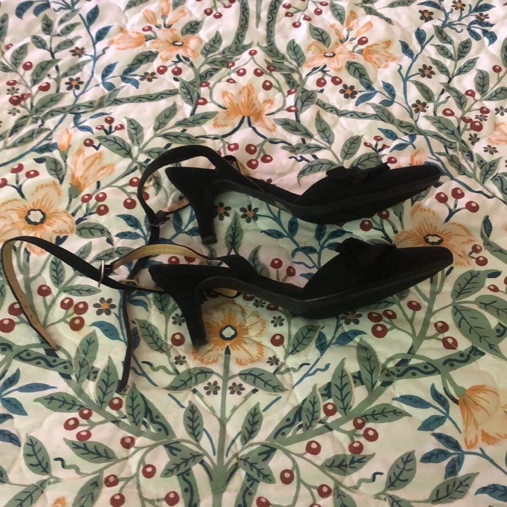 CL Black kitten heels - Picture 5 of 6